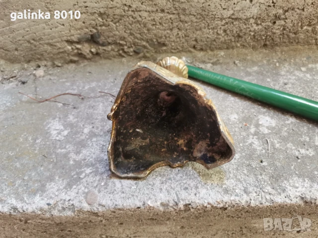 Стар бронзов свещник, снимка 4 - Антикварни и старинни предмети - 51337398