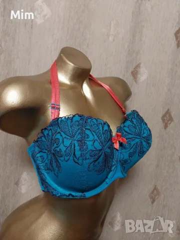 Hunkemoller 85 E Сутиен цвят електриково с камъчета , снимка 6 - Бельо - 49488544