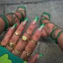 24бр. Гланцирано зелено пресоване върху нокти с цветни дизайни, фалшиви нокти 