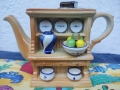 Колекционерски винтидж чайник на Paul Cardew - Small Welsh dresser, снимка 3