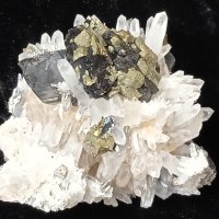 №192,Кварц,Планински кристал,Кварцова друза с халкопирит и сфалерит,Quartz Bulgaria,BGminerals,, снимка 3 - Декорация за дома - 44124708