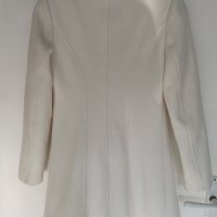 Бяло елегантно палто с подплата , снимка 2 - Палта, манта - 43942081