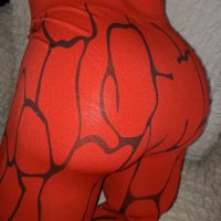 Ефектен тънък червен клин с абстрактни фигури и отблясъци М, снимка 5 - Клинове - 39043950