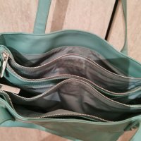 Зелена Маркова дамска чанта , снимка 2 - Чанти - 36731530