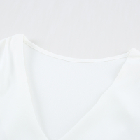 Дамска блуза в бял цвят с V-образно деколте и къси ръкави, снимка 7 - Други - 44862422