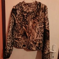 Късо палто от естествена агнешка кожа с окраска на ягуар, снимка 1 - Други стоки за дома - 27423688