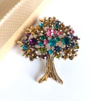 Дървото на живота-красива брошка с разноцветни кристали в подаръчна кутийка, снимка 2 - Други - 43938040