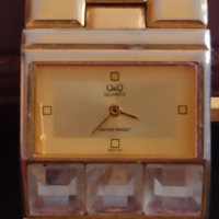 Луксозен дамски часовник Q/Q JAPAN MOVT с кристали изискан 42790, снимка 1 - Дамски - 43741908