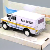 Land Rover Series III 109 пикап с тента Police - мащаб 1:43 на Cararama старо производство отваряеми, снимка 7 - Колекции - 43953940