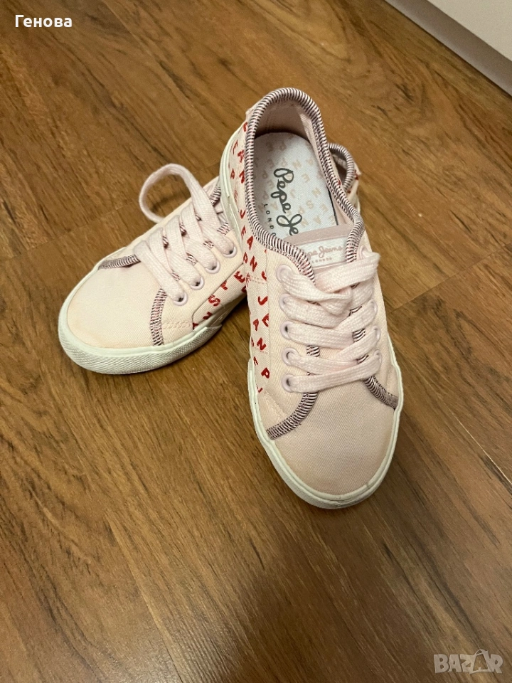 Спортни обувки с букви от английската азбука, снимка 1