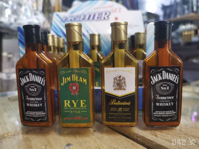 Запалка с формата на бутилка уиски , снимка 1