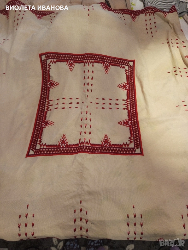 широка покривка ръчна бродерия., снимка 1