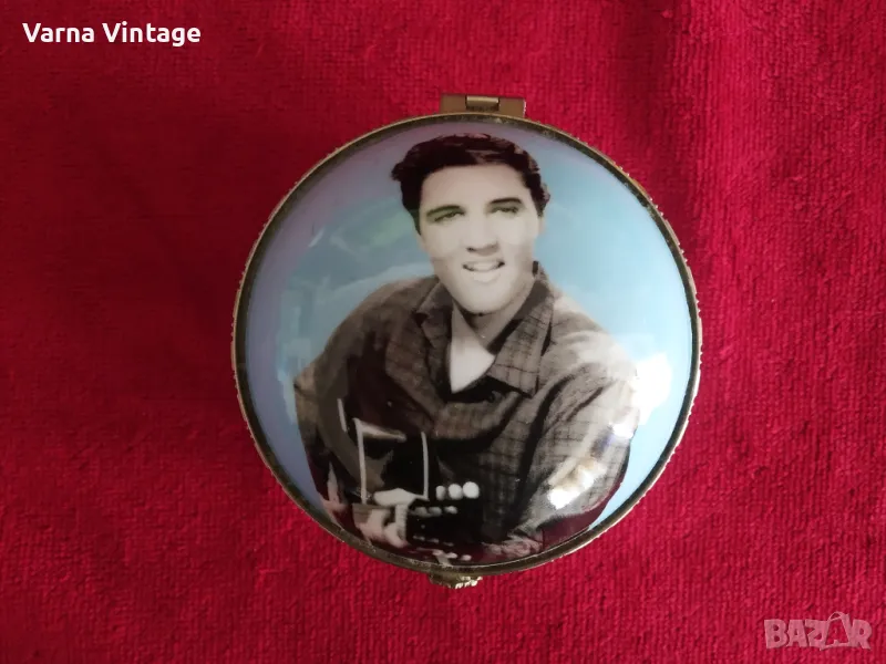 Колекционерска порцеланова кутия портрет на Елвис Пресли. Regency Fine Arts Англия., снимка 1