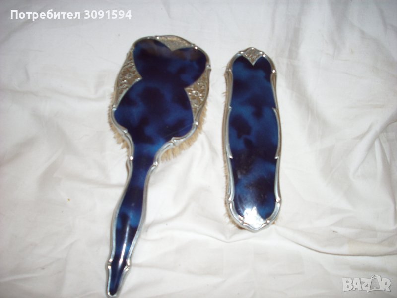 Ретро  комплект  четка за дрехи и четка за коса инкрустация бял метал и маже би син емайл, снимка 1