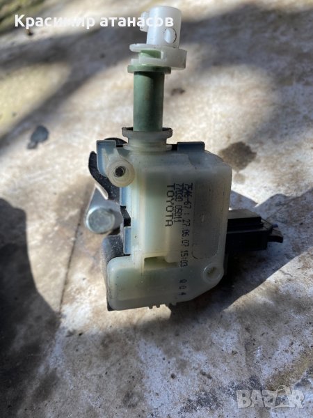 Машинка резервоар за Тойота Авенсис Т25.77030 05011, снимка 1