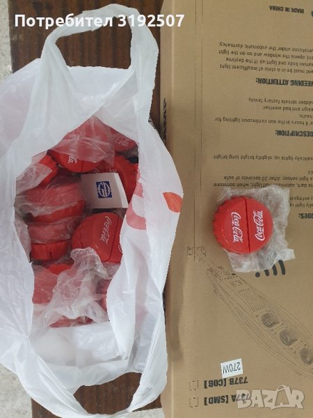 Рекламки имитиращи капачка от Кока Кола, снимка 1