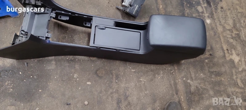 Подлакътник Mazda 3 - 70лв, снимка 1