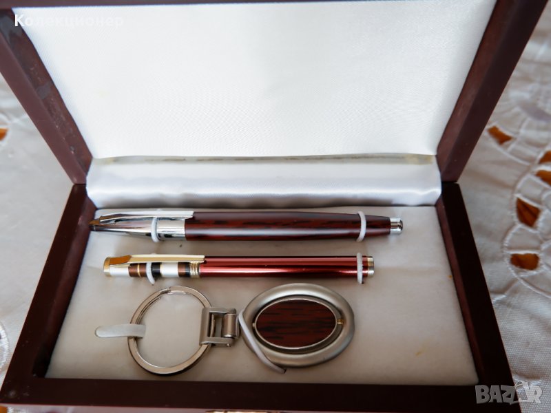 Подаръчен комплект запалка, химикалка, ключодържател,дървена кутия., снимка 1