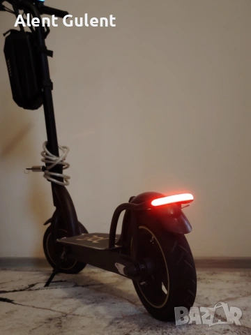 Електрическа тротинетка Nilox DOC 8FIVE + Подаръци (Ръкавици и др.), снимка 2 - Велосипеди - 53327111