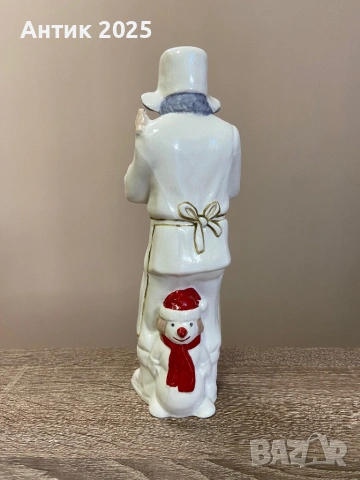 Порцеланова статуетка „Зимен добър старец със снежен човек“, снимка 2 - Антикварни и старинни предмети - 53237767