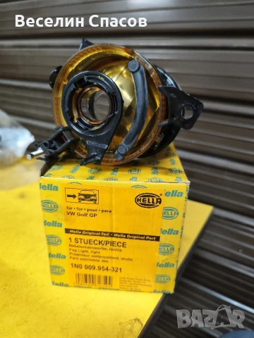 десен халоген за Фолксваген Голф 5, снимка 2 - Аксесоари и консумативи - 50773851