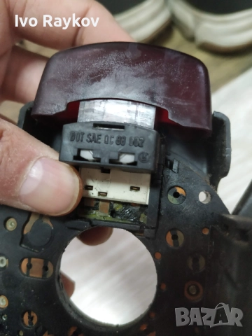 Лостче мигачи и бутон аварийни , VW Golf ,Vento , Passat, снимка 7 - Части - 51484177