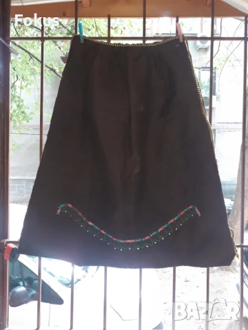 Автентична стара голяма вълнена бродирана престилка за носия