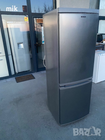 Хладилник с фризер Bosch , снимка 3 - Хладилници - 44912917