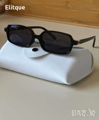 висококачествени очила с черен обикновен калъф и ув защита miu miu 