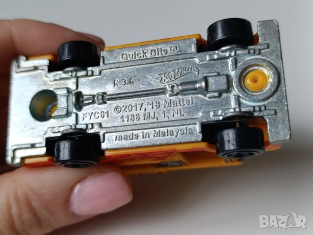 Hot Wheels Quick Bite – Hot Chicken Food Truck, снимка 6 - Колекции - 51915909