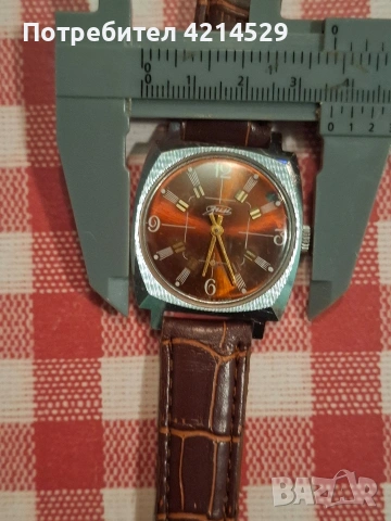 Съветски часовник, снимка 5 - Антикварни и старинни предмети - 53266331