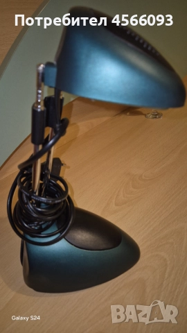 Продавам настолна лампа