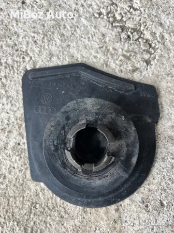 Капачка шаси Фолксваген Голф 5 VW Golf, снимка 2 - Части - 50210705