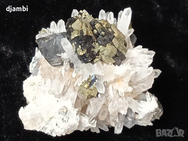 №192,Кварц,Планински кристал,Кварцова друза с халкопирит и сфалерит,Quartz Bulgaria,BGminerals,, снимка 3 - Декорация за дома - 44124708