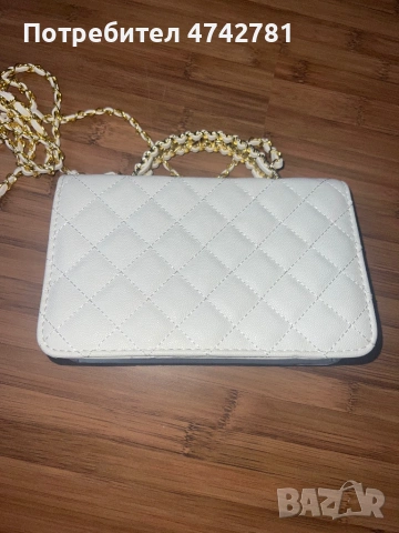 Chanel бяла чанта със златни детайли, снимка 2 - Други - 53539177