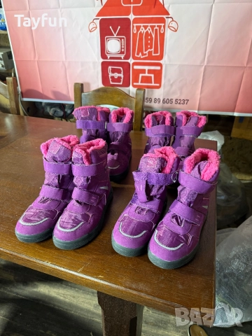 Продавам чисто нови детски зимни ботуши в наситен лилав цвят. Ботушите са изключително топли и практ