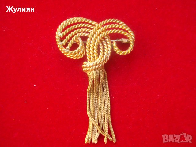 СТАРА БРОШКА