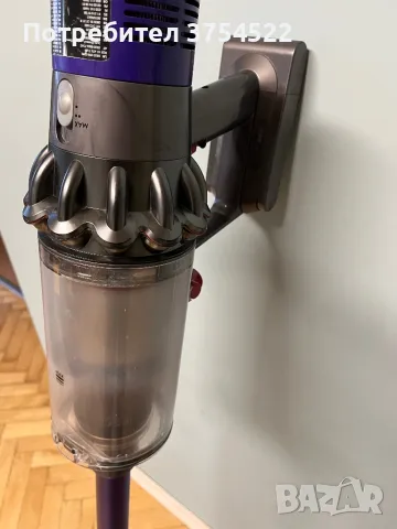 Вертикална прахосмукачка Dyson V10, снимка 7 - Прахосмукачки - 48826386