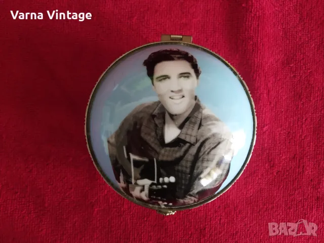 Колекционерска порцеланова кутия портрет на Елвис Пресли. Regency Fine Arts Англия.