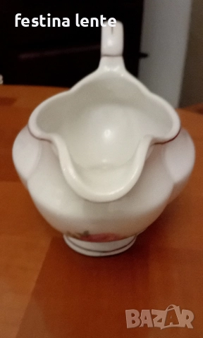 Порцеланова сосиера, снимка 5 - Антикварни и старинни предмети - 52585543