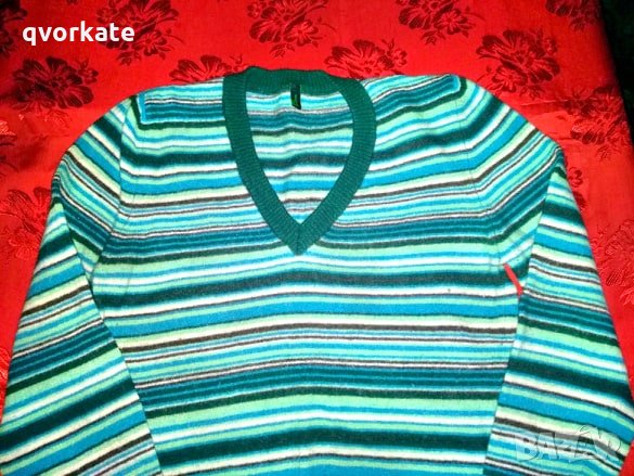 Пуловер на Benetton № S, снимка 2 - Блузи с дълъг ръкав и пуловери - 26752482