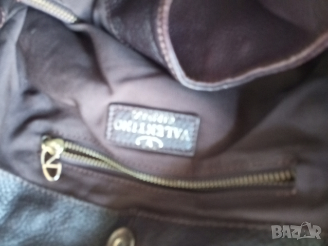 Valentino чанта естествена кожа, снимка 6 - Чанти - 44845523