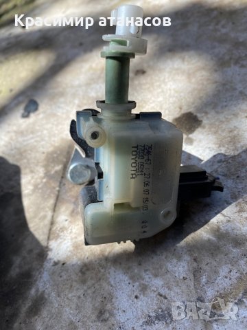 Машинка резервоар за Тойота Авенсис Т25.77030 05011