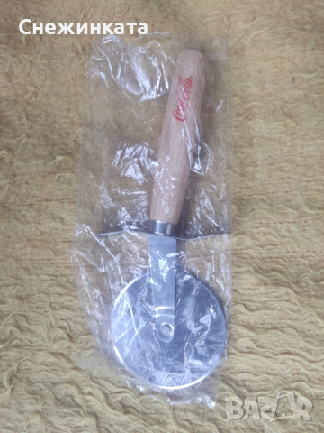 Резачка на пици на Кока Кола(Coca Cola), снимка 3 - Колекции - 44900142