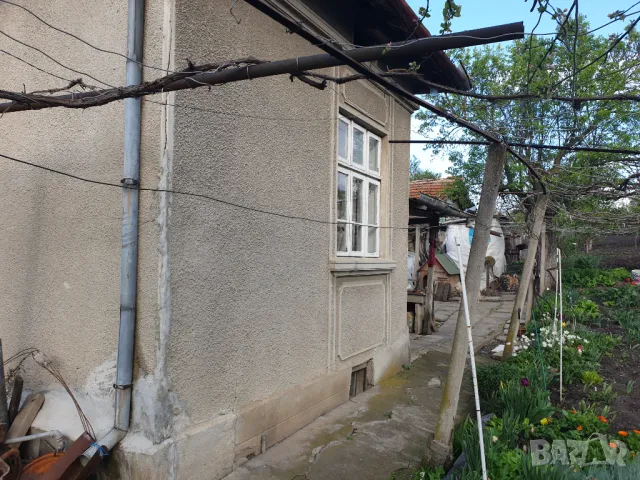 Продавам къща в кв. Бряг, снимка 6 - Къщи - 50384874