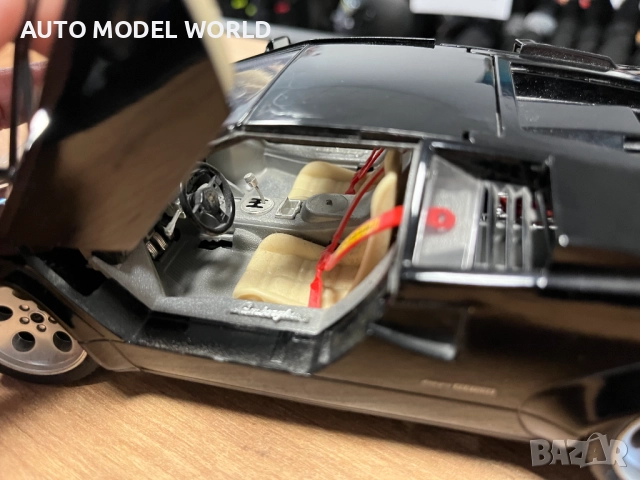 Метална колекционерска колички BBURAGO LAMBORGHINI COUNTACH 1:18, снимка 4 - Колекции - 52335137