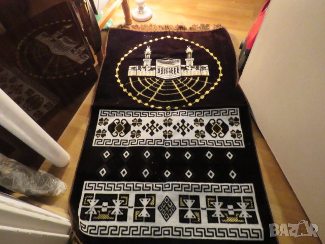 турско молитвено килимче, килимче за молитва за Намаз тъмнокафяв фон с джамия 