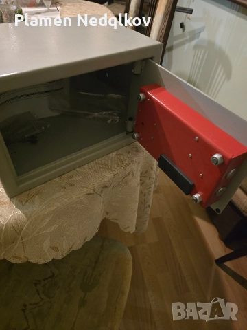 Огнеупорен сейф каса.