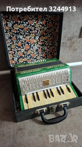 Оригинален Руски Соц СССР Акордеон Малыш 16 баса , снимка 7 - Музикални играчки - 53510921