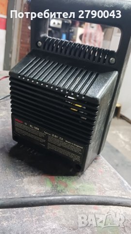 зарядно BOSCH , снимка 2 - Други инструменти - 44077574